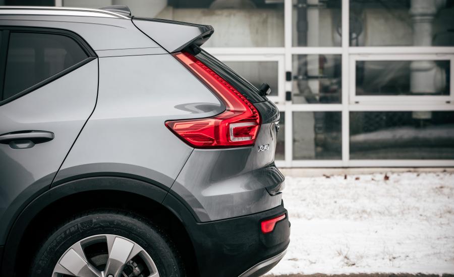 Детали экстерьера Volvo XC40 T4 Momentum 2018 года  (NA) (фото 36 из 36)